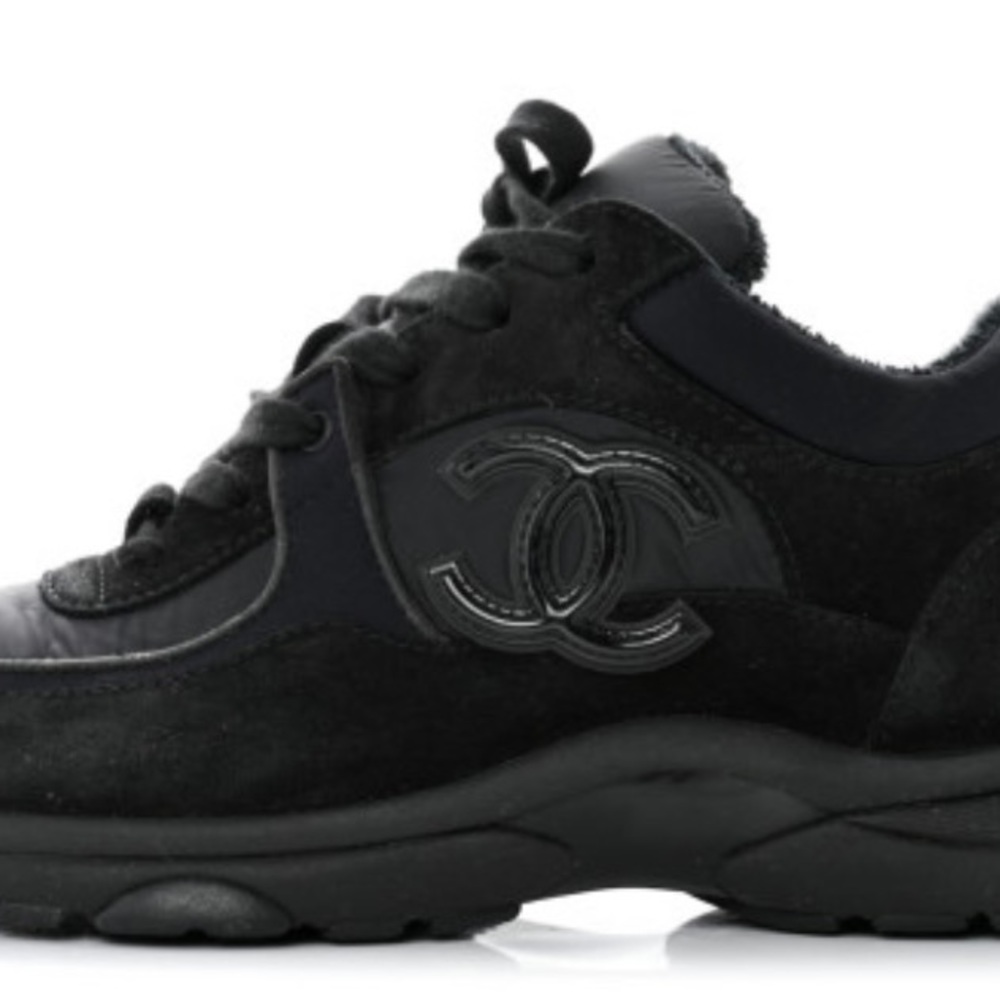 Chanel Sneakers (Women’s) 38